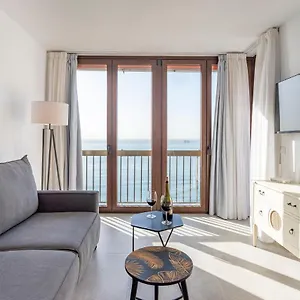 apartamento-el-balcon-de-la-malagueta.hotelsinnerja.org/
